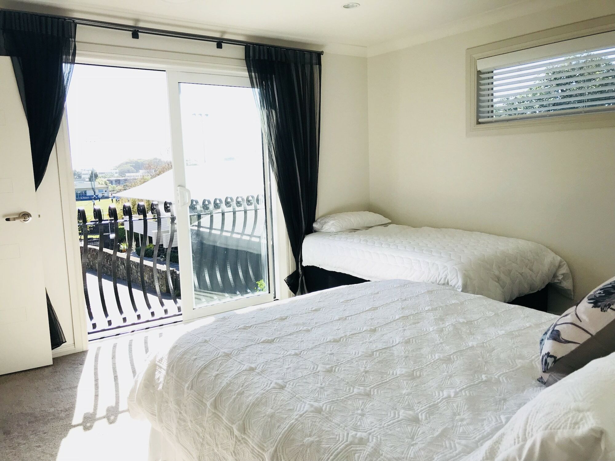 Emily'S Holiday House, Newmarket Окленд Экстерьер фото